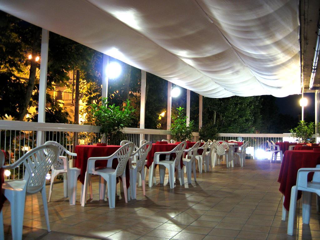 Hotel Galles Rimini Exteriör bild