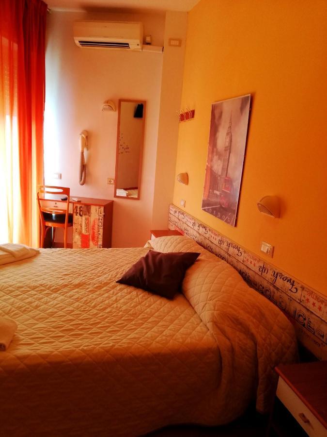 Hotel Galles Rimini Exteriör bild